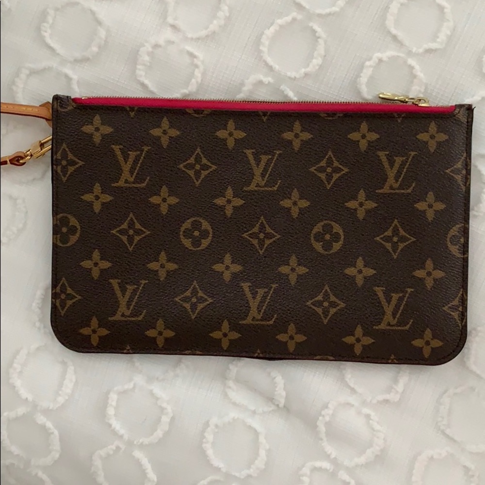 Louis Vuitton Neverfull Pochette